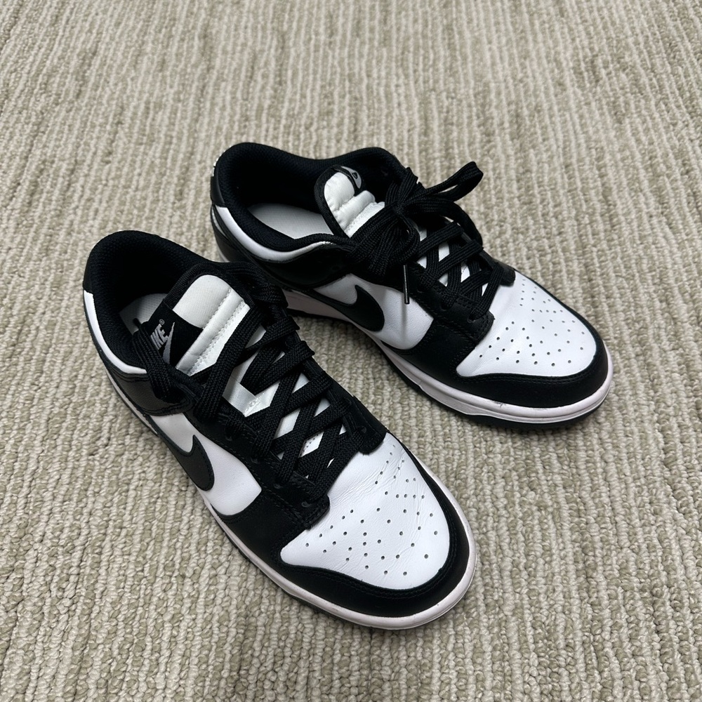 Women’s panda nike dunk low
